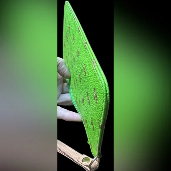 Dooney & Bourke Lime Green Logo Wristlet - Picture 8 of 8